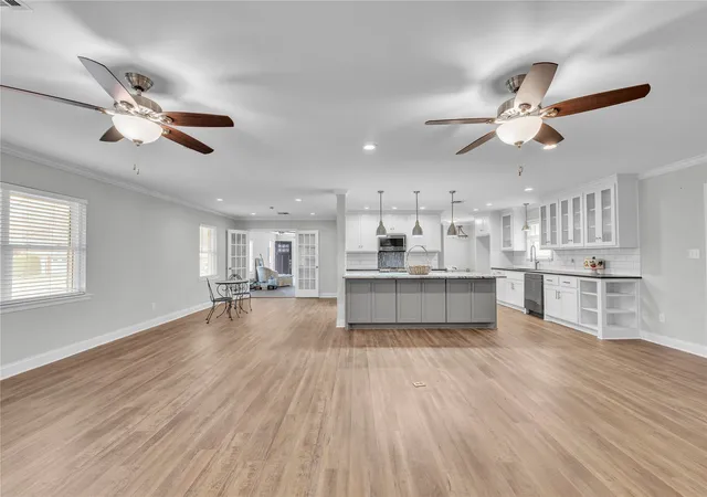 Photo 4 of Single family home for sale at 801 Arliss Dr, Woodway, TX 76712 | MLS# 21188670 | Listing updated on 2026-09-14