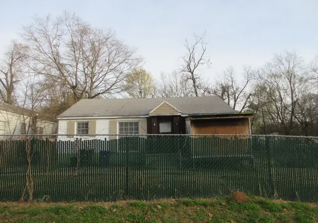 Photo 1 of Single family home for sale at 254 E Lister St, Shreveport, LA 71101 | MLS# 21188666 | Listing updated on 2026-09-15