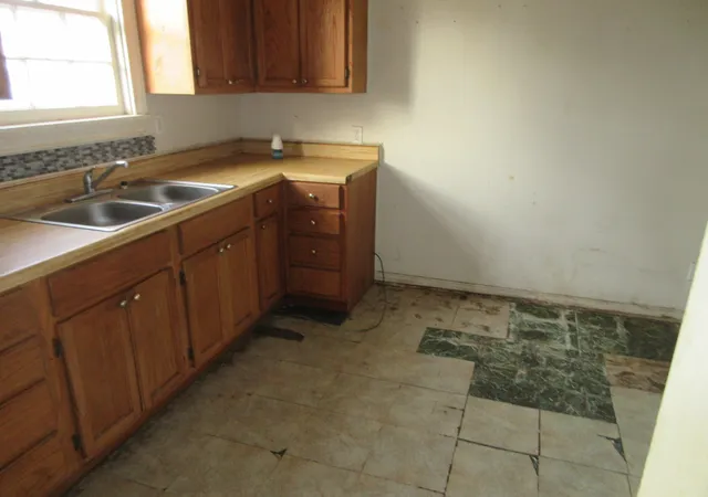 Photo 4 of Single family home for sale at 254 E Lister St, Shreveport, LA 71101 | MLS# 21188666 | Listing updated on 2026-09-15