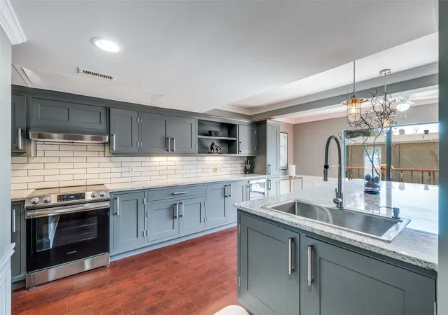 Listing Photo 4 - Condo for sale in building located at 6610 Eastridge Dr, Dallas, TX 75231 - Unit #114