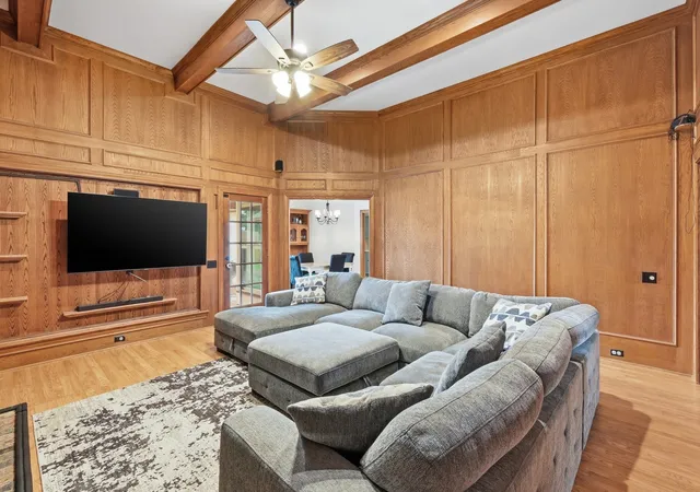 Photo 4 of Single family home for sale at 11303 Southwind Pl, Krum, TX 76249 | MLS# 21188960 | Listing updated on 2026-09-28