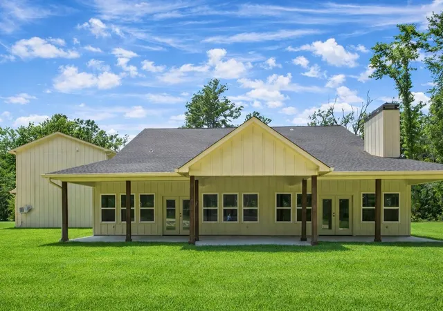 Photo 2 of Single family home for sale at 910 Cream Level Rd, Athens, TX 75751 | MLS# 21189257 | Listing updated on 2026-09-11