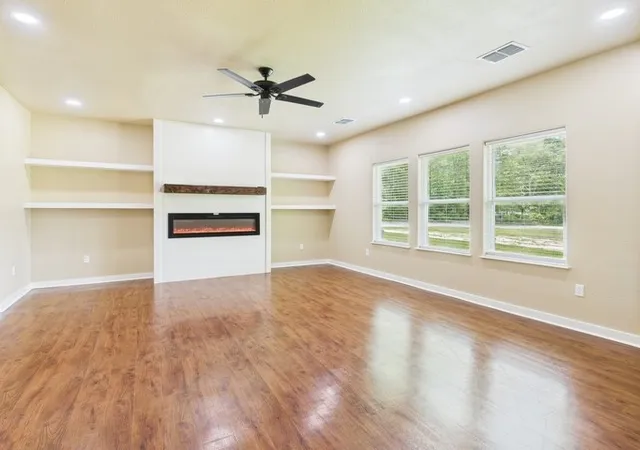 Photo 3 of Single family home for sale at 910 Cream Level Rd, Athens, TX 75751 | MLS# 21189257 | Listing updated on 2026-09-11