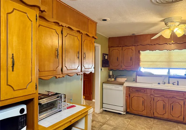 Photo 4 of Single family home for sale at 409 10Th, Nocona, TX 76255 | MLS# 21189426 | Listing updated on 2026-07-29