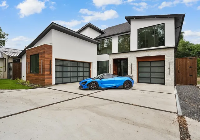 Photo 1 of Mansion for sale at 9457 Waterview Rd, Dallas, TX 75218 | MLS# 21190058 | Listing updated on 2026-09-13