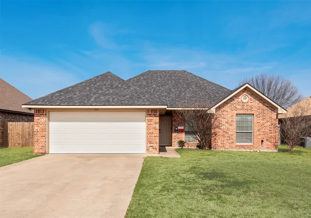 Photo 1 of Sale Pending at 106 Hanover Ave, Palmer, TX 75152 | MLS# 21190601 | Listing updated on 2026-08-01