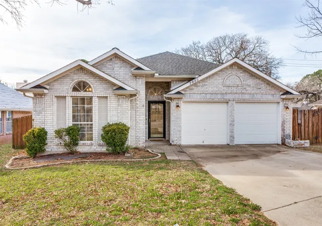Photo 1 of Single family home for sale at 7628 Arbor Ridge Ct, Fort Worth, TX 76112 | MLS# 21185624 | Listing updated on 2026-08-02
