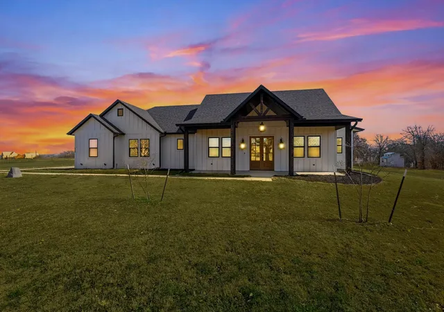 Photo 3 of Single family home for sale at 420 Zonaverde Ct, Poolville, TX 76487 | MLS# 21189189 | Listing updated on 2026-09-18