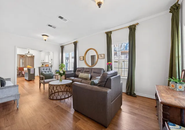 Photo 3 of Single family home for sale at 607 Bethpage Ave, Dallas, TX 75217 | MLS# 21190911 | Listing updated on 2026-09-23