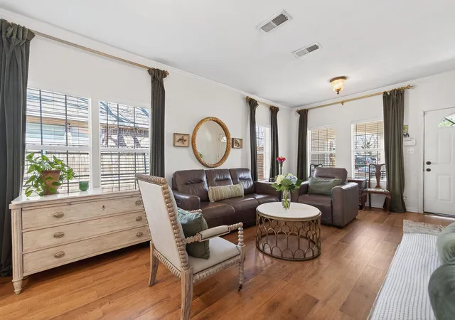 Photo 4 of Single family home for sale at 607 Bethpage Ave, Dallas, TX 75217 | MLS# 21190911 | Listing updated on 2026-09-23