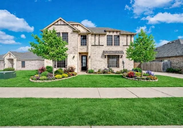 Photo 2 of Single family home for sale at 518 Clifton Ct, Midlothian, TX 76065 | MLS# 21190929 | Listing updated on 2026-09-10
