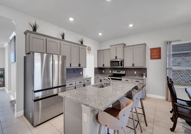 Photo 4 of Single family home for sale at 518 Clifton Ct, Midlothian, TX 76065 | MLS# 21190929 | Listing updated on 2026-09-10