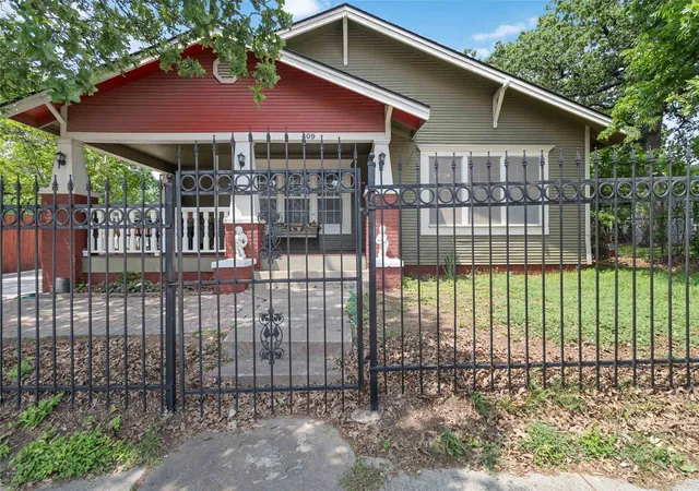 Single family home for sale at 409 N Sylvania Ave, Fort Worth, TX 76111 | MLS# 21185279
