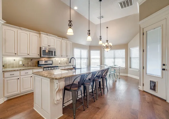 Photo 3 of Single family home for sale at 3303 Ferry Boat Ln, Granbury, TX 76049 | MLS# 21192577 | Listing updated on 2026-10-03