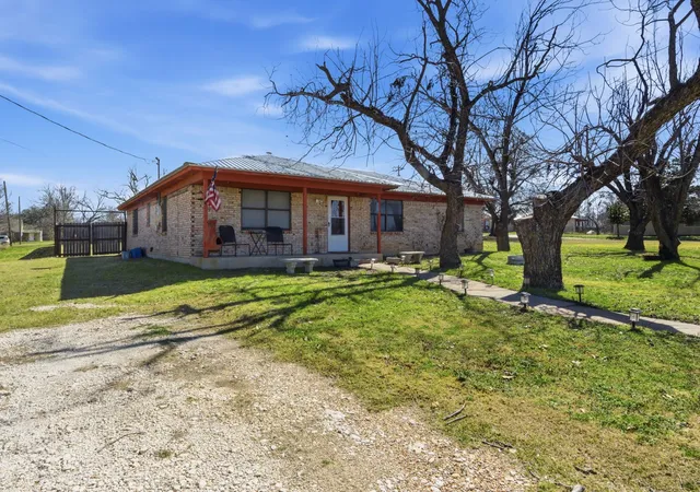 Photo 3 of Single family home for sale at 504 N Hall St, Hamilton, TX 76531 | MLS# 21191530 | Listing updated on 2026-09-10