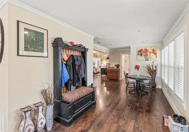 Photo 2 of Single family home for sale at 400 W Cayuga Dr, Athens, TX 75751 | MLS# 21185063 | Listing updated on 2026-09-11