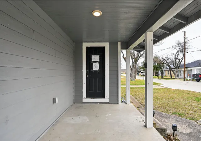 Photo 3 of Sale Pending at 205 S Mable St, Ferris, TX 75125 | MLS# 21183428 | Listing updated on 2026-07-31