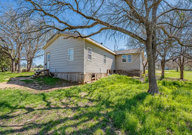 Photo 3 of Single family home for sale at 178 County Road 4372, Decatur, TX 76023 | MLS# 21193642 | Listing updated on 2026-10-02