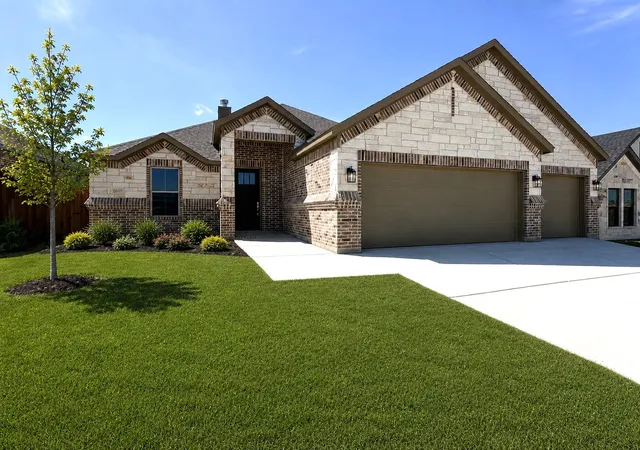 Photo 1 of Single family home for sale at 2005 Belle Lagos Ln, Cleburne, TX 76033 | MLS# 21194515 | Listing updated on 2026-09-12