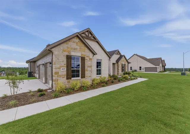 Photo 2 of Single family home for sale at 405 Texas Sage Trl, Weatherford, TX 76085 | MLS# 21194949 | Listing updated on 2026-10-07