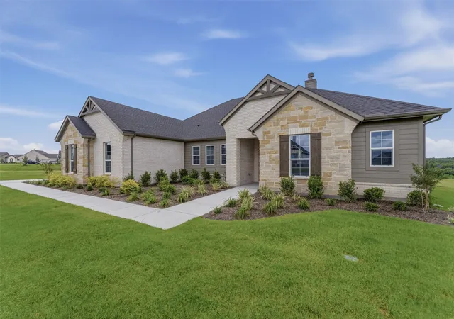 Photo 3 of Single family home for sale at 405 Texas Sage Trl, Weatherford, TX 76085 | MLS# 21194949 | Listing updated on 2026-10-07