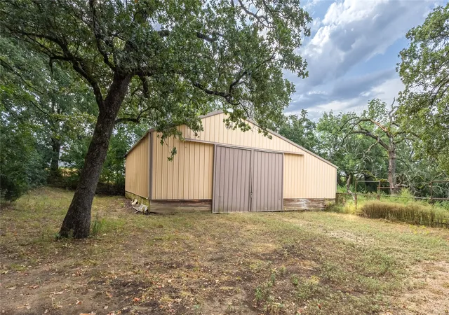 Photo 4 of House for sale at 1966 County Road 2980, Windom, TX 75492 | MLS# 21195318 | Listing updated on 2026-09-09