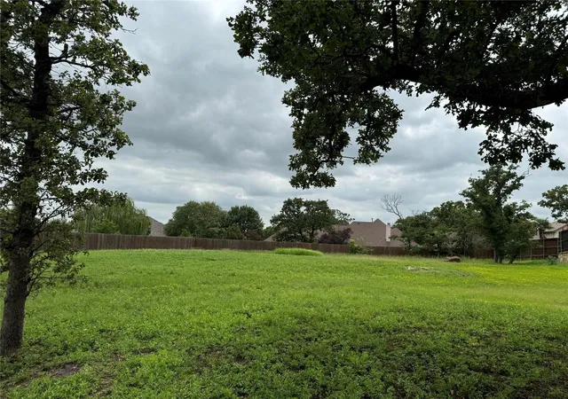 Photo 1 of Sale Pending at 905 Crown Ct, Burleson, TX 76028 | MLS# 21195195 | Listing updated on 2026-07-30