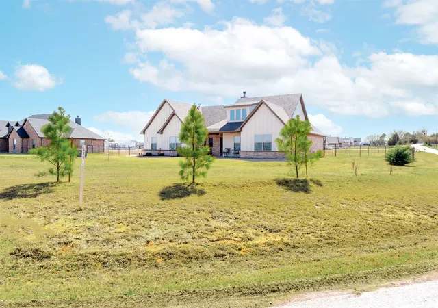 Photo 3 of Single family home for sale at 849 County Road 4764, Boyd, TX 76023 | MLS# 21190027 | Listing updated on 2026-10-07