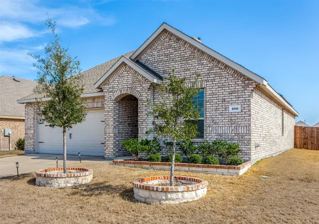 Photo 2 of Single family home for sale at 206 Mockingbird Wy, Caddo Mills, TX 75135 | MLS# 21187900 | Listing updated on 2026-07-31