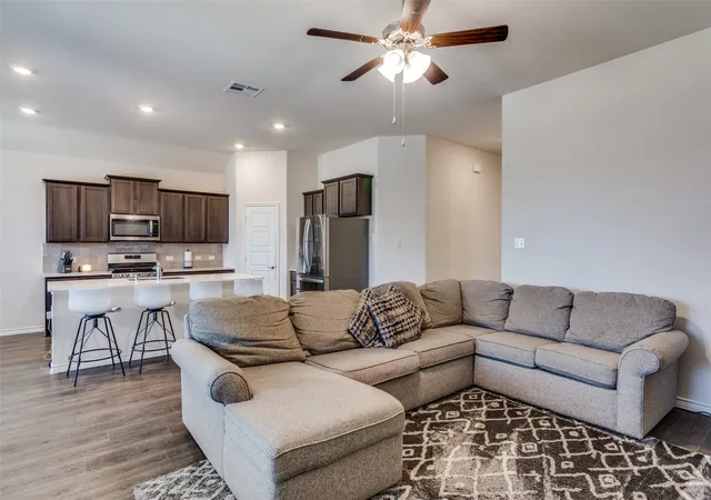 Photo 4 of Single family home for sale at 206 Mockingbird Wy, Caddo Mills, TX 75135 | MLS# 21187900 | Listing updated on 2026-07-31