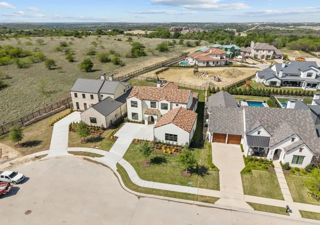 Photo 3 of Single family home for sale at 9724 Latour Ct, Fort Worth, TX 76126 | MLS# 21196047 | Listing updated on 2026-09-12