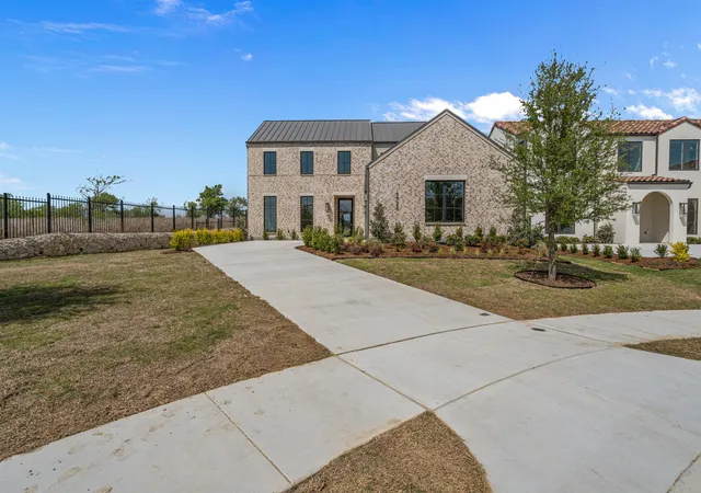Photo 2 of Single family home for sale at 9728 Latour Ct, Fort Worth, TX 76126 | MLS# 21196080 | Listing updated on 2026-09-12