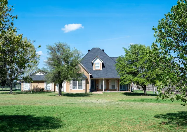 Photo 3 of Single family home for sale at 2211 Mcalpin Rd, Midlothian, TX 76065 | MLS# 21196420 | Listing updated on 2026-09-19