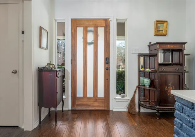 Photo 3 of Single family home for sale at 1509 Riverview Dr, Arlington, TX 76012 | MLS# 21196657 | Listing updated on 2026-09-08