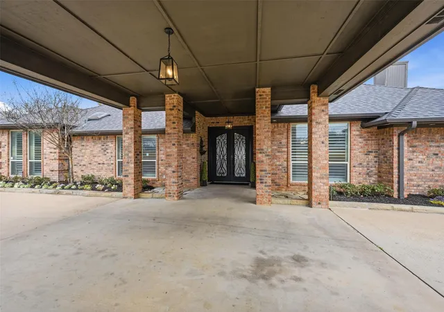 Photo 3 of Single family home for sale at 7401 Bent Trl, Mansfield, TX 76063 | MLS# 21196156 | Listing updated on 2026-09-29