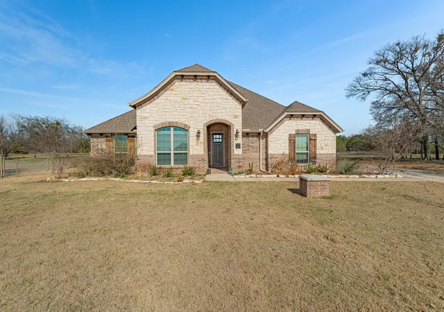 Photo 1 of Single family home for sale at 1062 Rio Grande Wy, Weatherford, TX 76087 | MLS# 21196012 | Listing updated on 2026-09-12