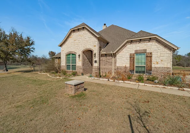 Photo 2 of Single family home for sale at 1062 Rio Grande Wy, Weatherford, TX 76087 | MLS# 21196012 | Listing updated on 2026-09-12