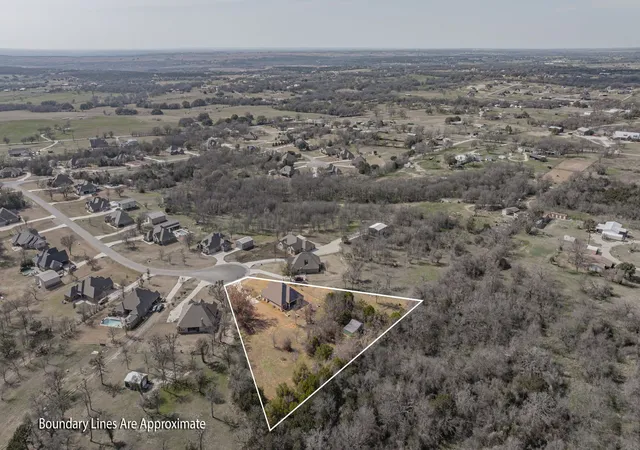 Photo 3 of Single family home for sale at 1062 Rio Grande Wy, Weatherford, TX 76087 | MLS# 21196012 | Listing updated on 2026-09-12