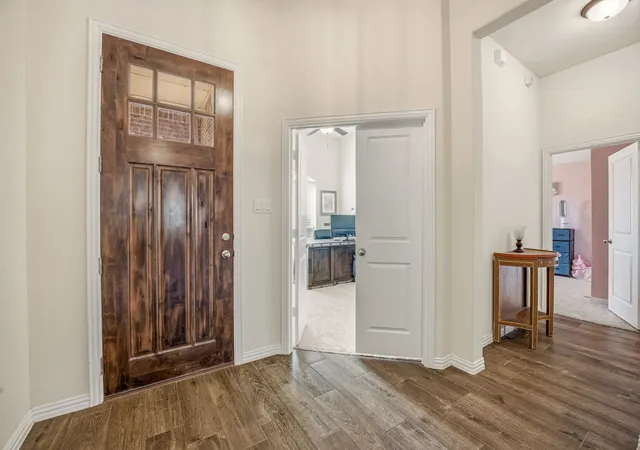 Photo 3 of Single family home for sale at 1062 Rio Grande Wy, Weatherford, TX 76087 | MLS# 21196012 | Listing updated on 2026-09-12