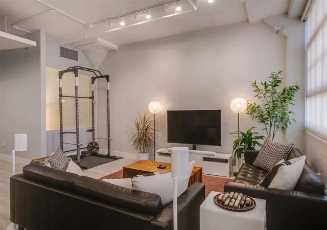 Photo 3 of Condo for sale at 2600 W 7Th St #2614, Fort Worth, TX 76107 | MLS# 21196890 | Listing updated on 2026-09-23