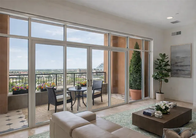 Photo 3 of Condo for sale at 2828 Hood St #907, Dallas, TX 75219 | MLS# 21196201 | Listing updated on 2026-09-11