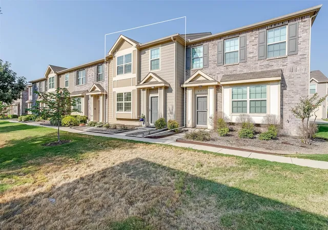 Photo 1 of Townhouse for sale at 6972 Carrington Ln, Fort Worth, TX 76137 | MLS# 21196997 | Listing updated on 2026-07-31