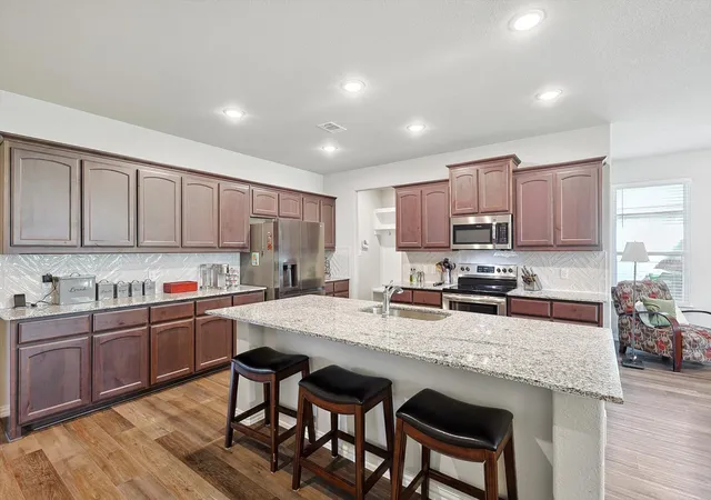 Photo 1 of Single family home for sale at 808 Feather Edge, Springtown, TX 76082 | MLS# 21197696 | Listing updated on 2026-10-04