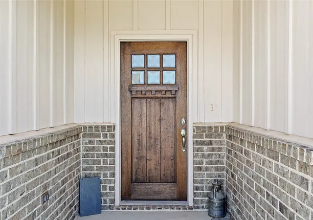 Photo 4 of Single family home for sale at 808 Feather Edge, Springtown, TX 76082 | MLS# 21197696 | Listing updated on 2026-10-04