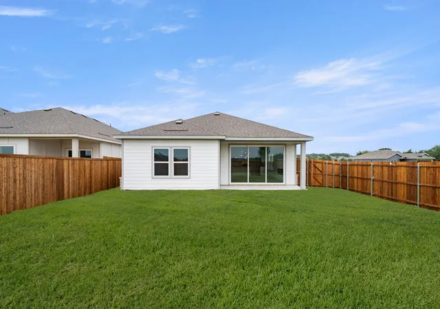Photo 4 of Single family home for sale at 316 Sequoia Ln, Denton, TX 76210 | MLS# 21198327 | Listing updated on 2026-07-29