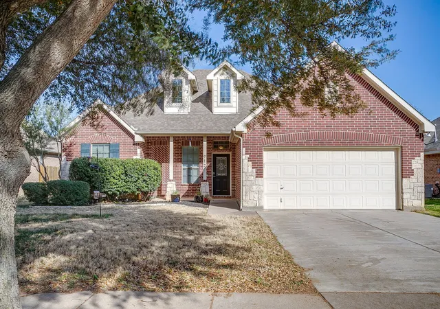 Photo 1 of Sale Pending at 912 Robbins Wy, Saginaw, TX 76179 | MLS# 21177273 | Listing updated on 2026-07-29