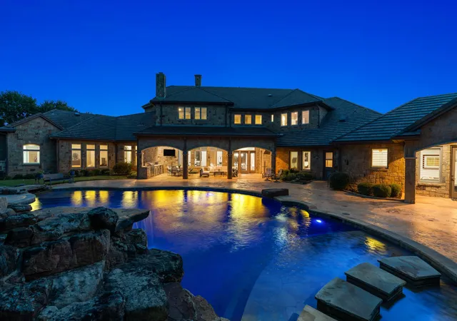 Photo 2 of Mansion for sale at 1908 Point De Vue Dr, Flower Mound, TX 75022 | MLS# 21198717 | Listing updated on 2026-07-29