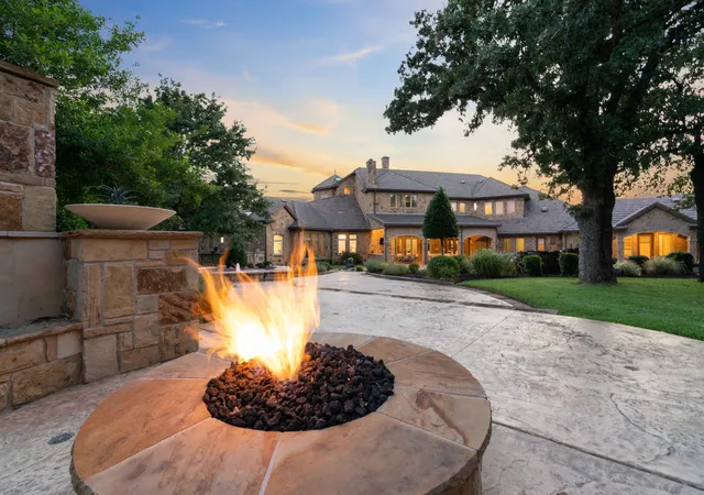 Photo 4 of Single family home for sale at 1908 Point De Vue Dr, Flower Mound, TX 75022 | MLS# 21198717 | Listing updated on 2026-07-29