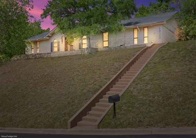 Photo 1 of Single family home for sale at 1033 Wedgewood Dr, Woodway, TX 76712 | MLS# 21196470 | Listing updated on 2026-09-14