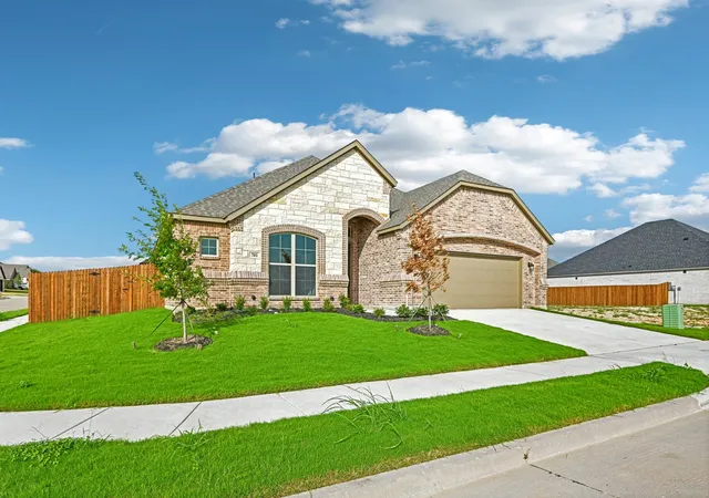 Photo 3 of Single family home for sale at 701 Broken Bow Ln, Cleburne, TX 76033 | MLS# 21198239 | Listing updated on 2026-09-09